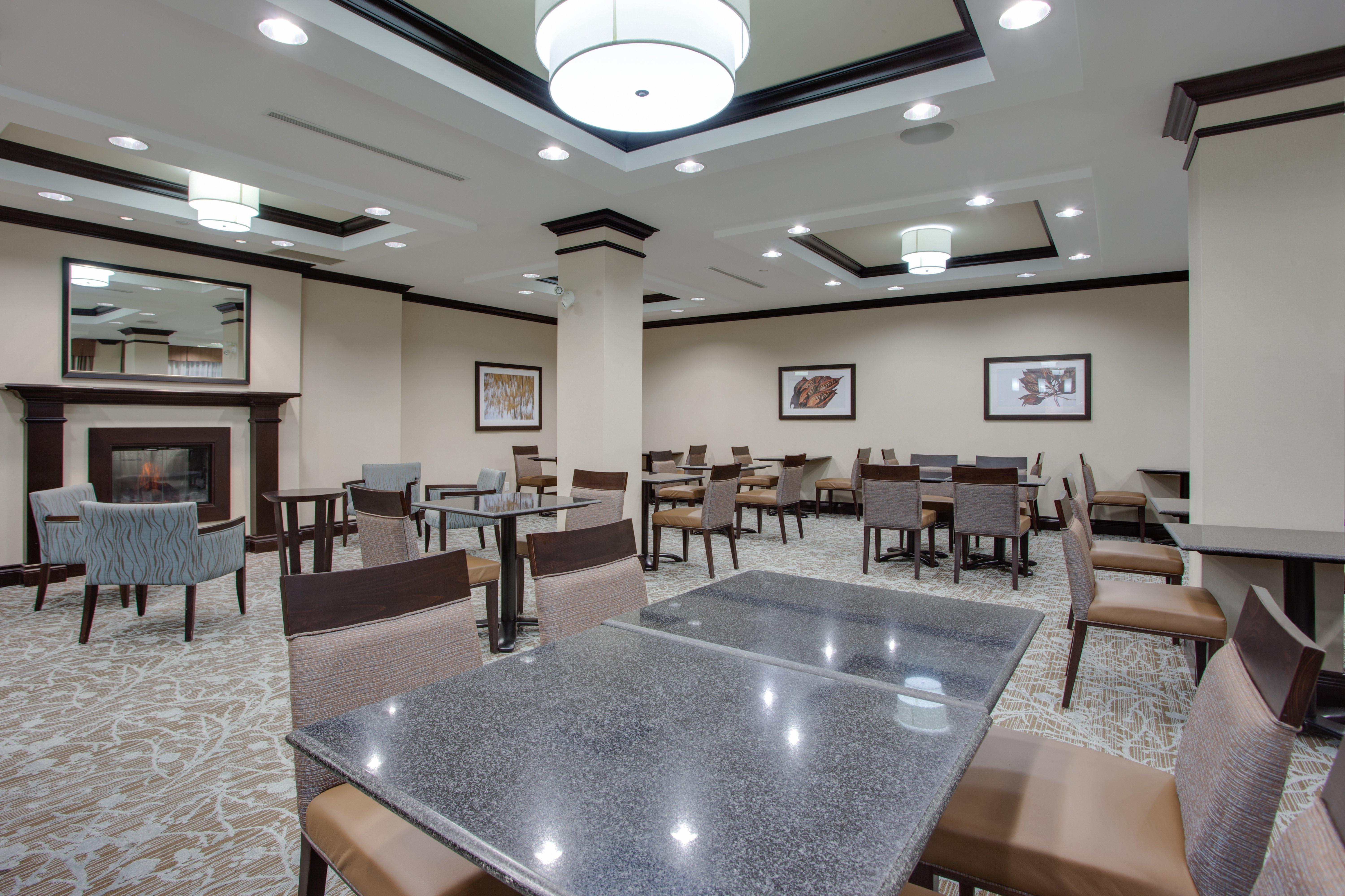 Holiday Inn Express & Suites Ottawa East-Orleans By Ihg Eksteriør billede
