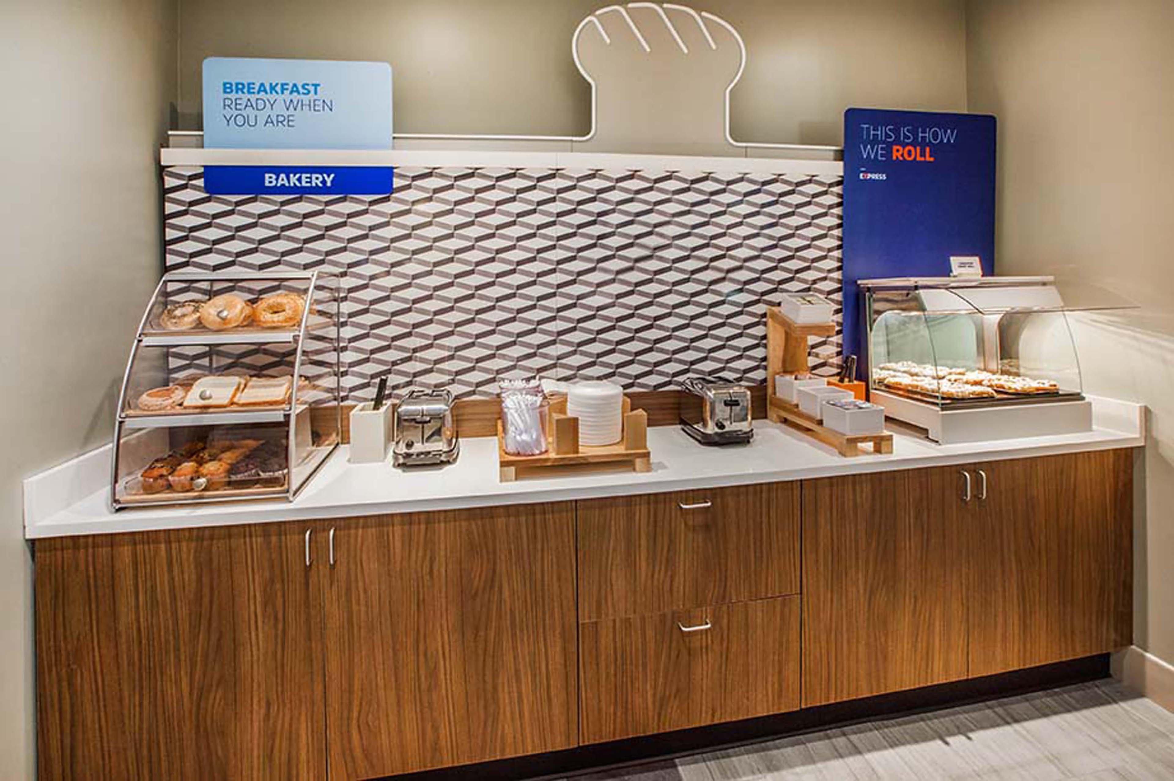 Holiday Inn Express & Suites Ottawa East-Orleans By Ihg Eksteriør billede