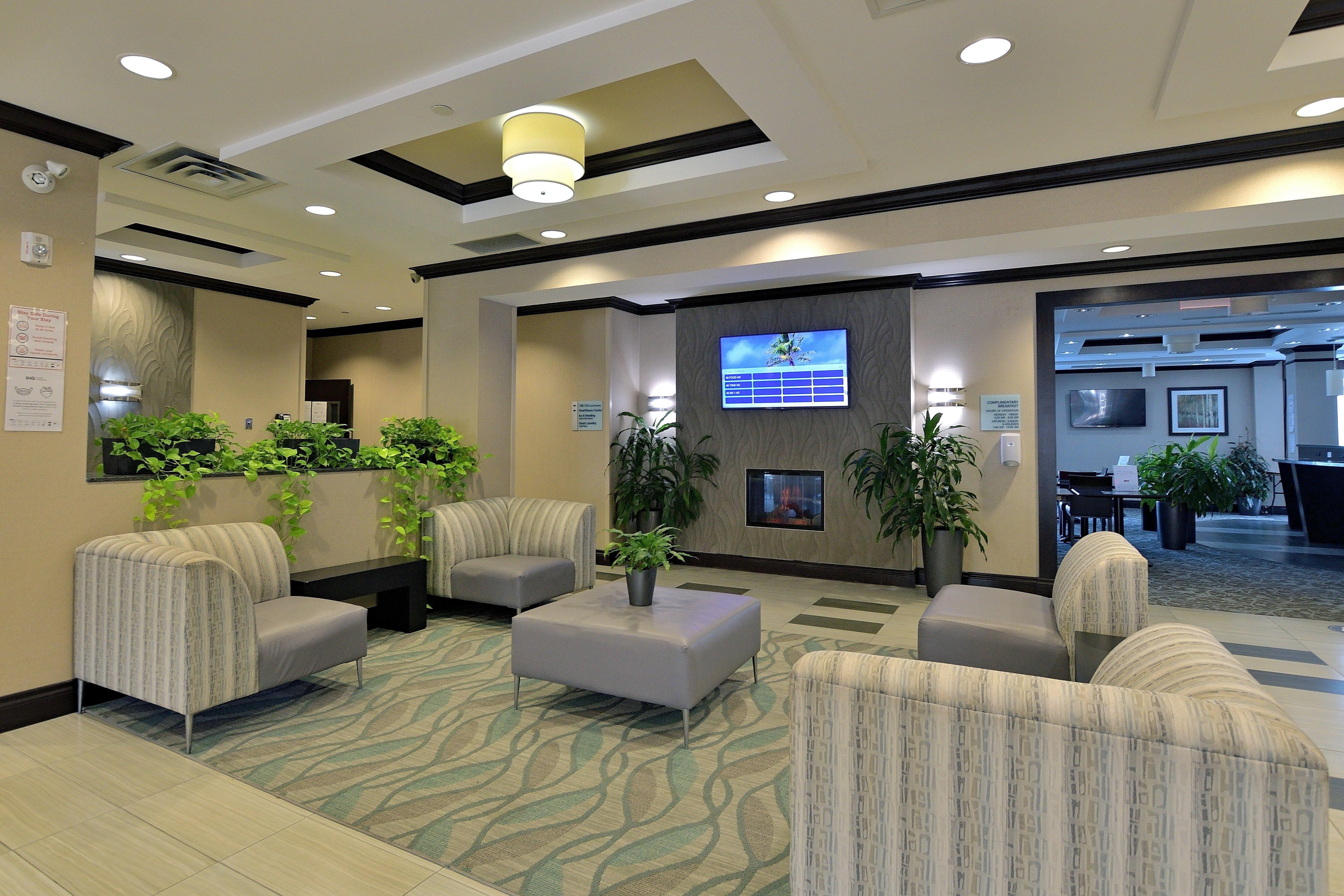 Holiday Inn Express & Suites Ottawa East-Orleans By Ihg Eksteriør billede