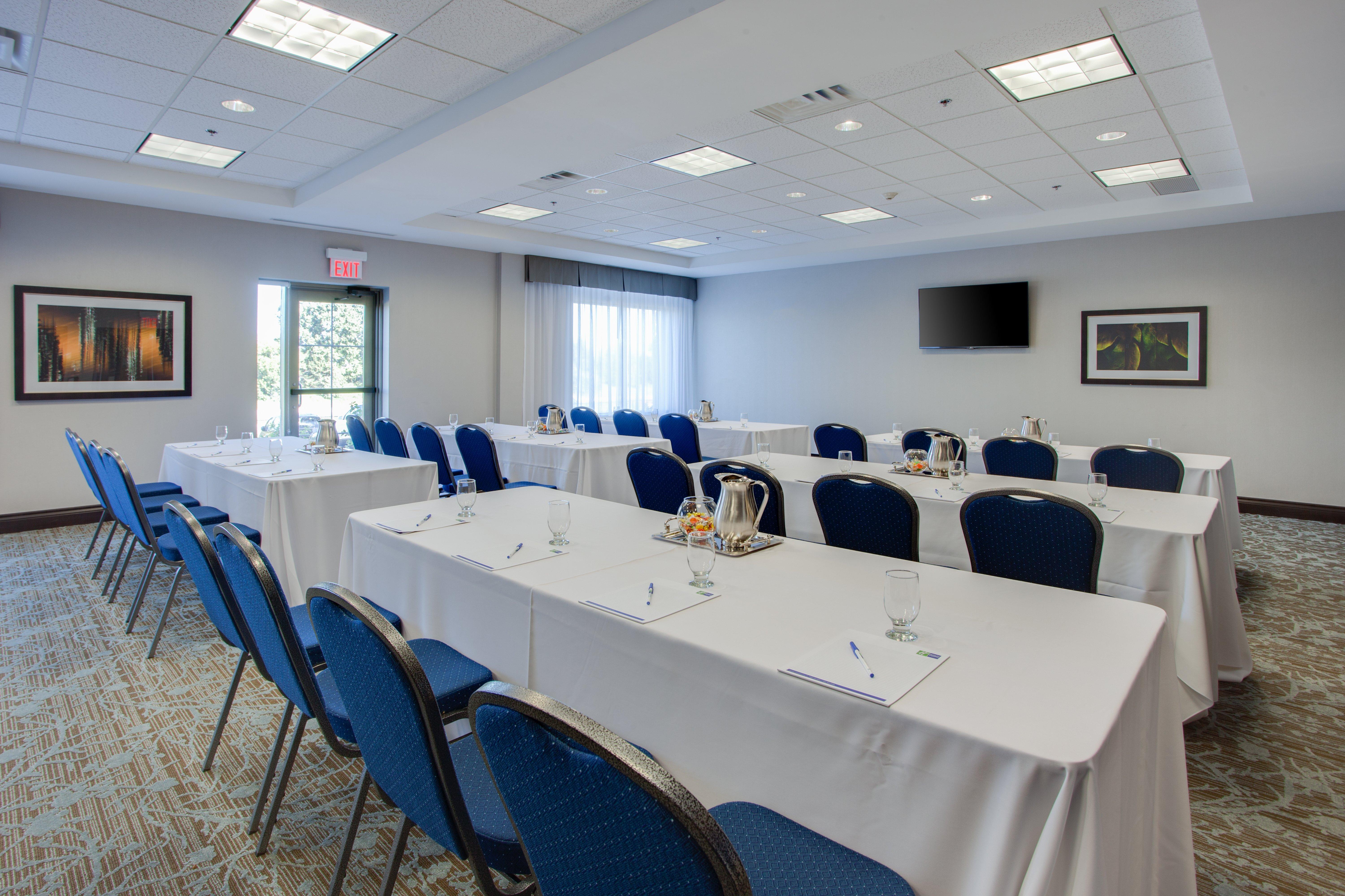 Holiday Inn Express & Suites Ottawa East-Orleans By Ihg Eksteriør billede