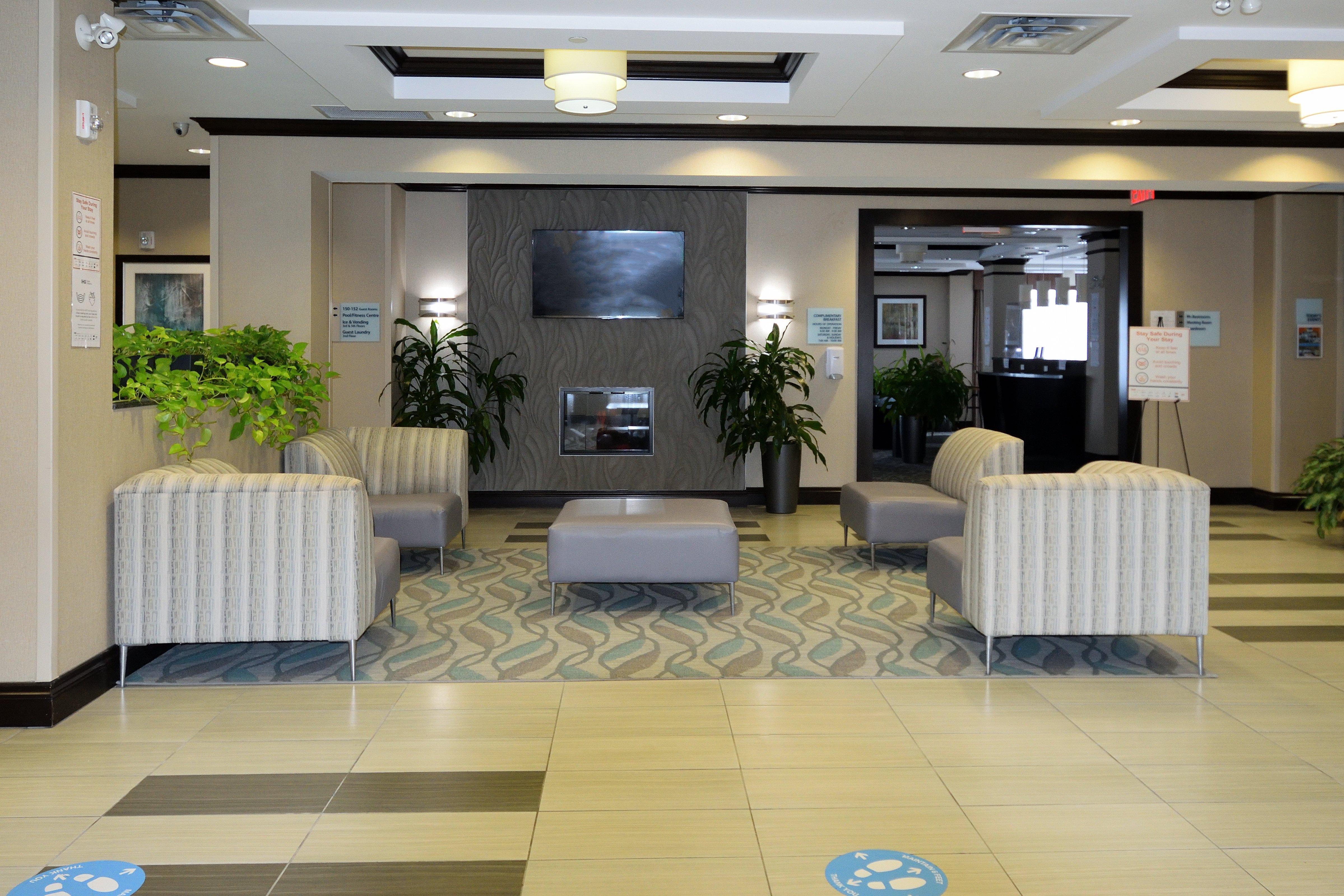 Holiday Inn Express & Suites Ottawa East-Orleans By Ihg Eksteriør billede